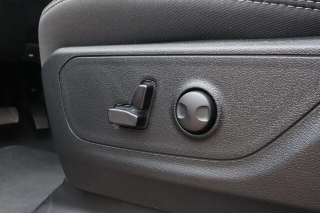 Dodge 1500 Ram 2025 3.0L BIGHORN NIGHT | OP VOORRAAD | NIEUW | Panoramadak