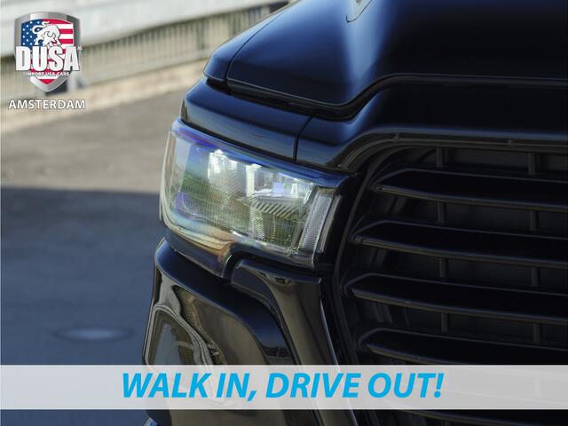 Dodge 1500 RAM Laramie | Night Edition | Crew Cab | 4X4 | 2025 Panorama | 14,4-inch Touchscreen | Passenger Display Meerprijs extra opties / Accessoires - Deksel, Backflip, Fenders, wraps, Stripings etc