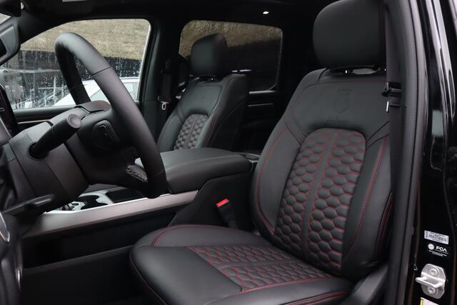 Dodge 1500 Ram 2025 3.0L HURRICANE BIGHORN NIGHT | OP VOORRAAD | NIEUW | Lederen Bekleding | LPG in of onderbouw | Deksel | Panoramadak