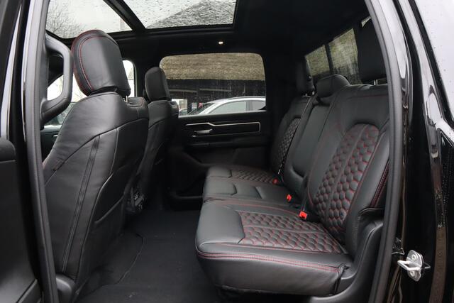 Dodge 1500 Ram 2025 3.0L HURRICANE BIGHORN NIGHT | OP VOORRAAD | NIEUW | Lederen Bekleding | LPG in of onderbouw | Deksel | Panoramadak