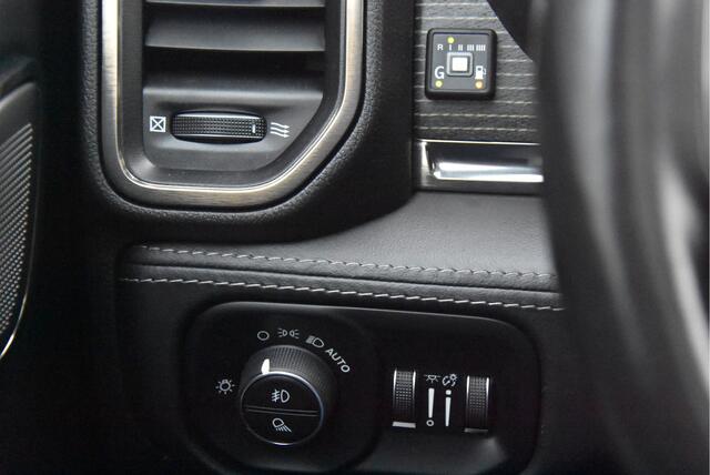Dodge 1500 Ram 5.7 V8 4x4 Crew Cab Limited |