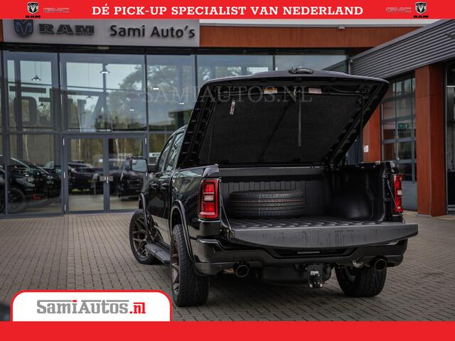 Dodge 1500 RAM Laramie Night | Face Lift | 420Pk 636 Nn | Extra Groot Scherm + Passagiers Scherm | Comfortabele Dubbele Cabine met Royale 5 Zitplaatsen | BPM vrij | Nu Leverbaar uit Voorraad | Voorraad Nr 2220 - 5039