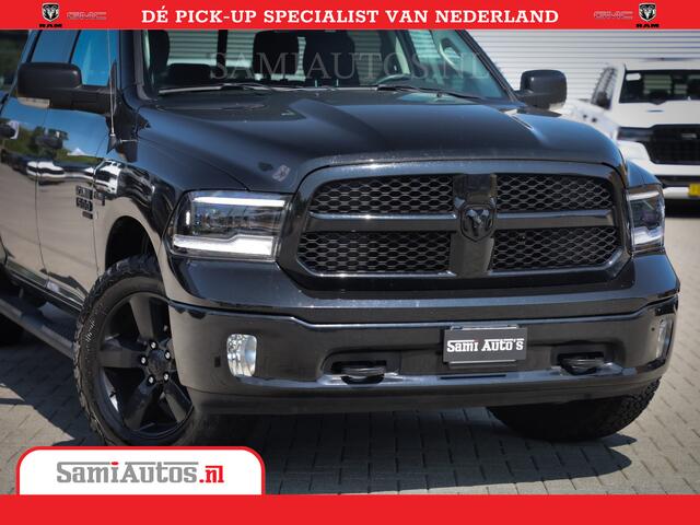 Dodge 1500 Ram BLACK SLT 5.7 HEMI V8 402PK | Morimoto Led | Top Conditie | Eerste Eigenaar | Diamond Black | Comfortabele Dubbele Cabine DC met Royale 5 Zitplaatsen |