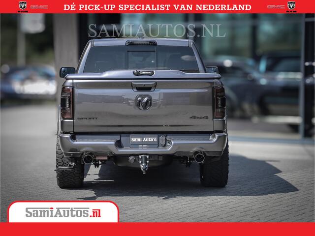 Dodge 1500 Ram Laramie Night 5,7 V8 402PK | Krachtige Hemi | Zeer Rijk Uitgevoerd | Comfortabele Dubbele Cabine met Royale 5 Zitplaatsen | BPM vrij | Nu Leverbaar uit Voorraad | Voorraad Nr 2371 - 2297