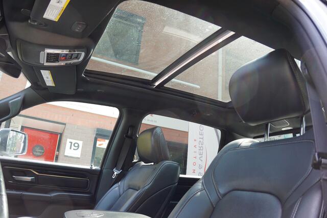 Dodge 1500 Ram 5.7 V8 4x4 Crew Cab Sport / 20k Accessoires / Pano / Harman Kardon / Led / Camera / ACC /