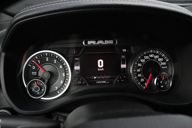 Dodge 1500 Ram 5.7 V8 4x4 Crew Cab Laramie | 12 INCH SCHERM | NAVI | CAMERA | SIDE-STEPS | LPG | TREKHAAK | CRUISE