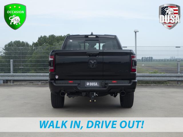 Dodge 1500 Ram | | Limited 5.7 V8 HEMI E-torque | DEMO | Panoramadak | Luchtvering | RAMBOX | Digital Dash Getoonde accessoires zijn verkrijgbaar tegen meerprijs