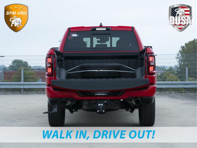 Dodge 1500 RAM | Laramie | Premium Night | 3.0L I6 Hurricane | Crew Cab | 4X4 | Panorama | LPG | 14,4-inch Touchscreen | Passenger Display | INCL BPM-VOORDEEL Getoonde accessoires zijn verkrijgbaar tegen meerprijs