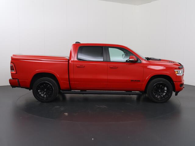 Dodge 1500 Ram 5.7 V8 4x4 CREW CAB | LARAMIE | PRINS LPG | 3500 KG TREKHAAK | BED COVER | NAVIGATIE | CAMERA | STOELVERWARMING | STOELVENTILATIE | STUURWIELVERWARMING | SPORT | CRUISE CONTROL | UITLAAT KLEPPEN SYSTEEM