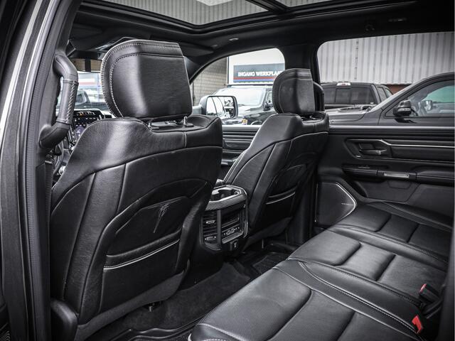 Dodge 1500 Ram Limited 5.7L Hemi V8 1e Eigenaar Black Appearance Pack