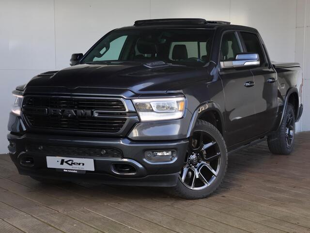 Dodge 1500 Ram 5.7 V8 4x4 Crew Cab Laramie Night | Panoramadak | Luchtvering | Groot Navigatie | Elektrisch Sidebars |
