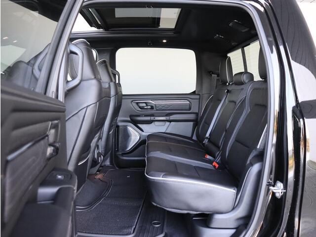 Dodge 1500 Ram 540 pk HO Crew Cab Limited Night | BPM vrij | 540 PK | Pano Dak | LPG | Luchtvering |