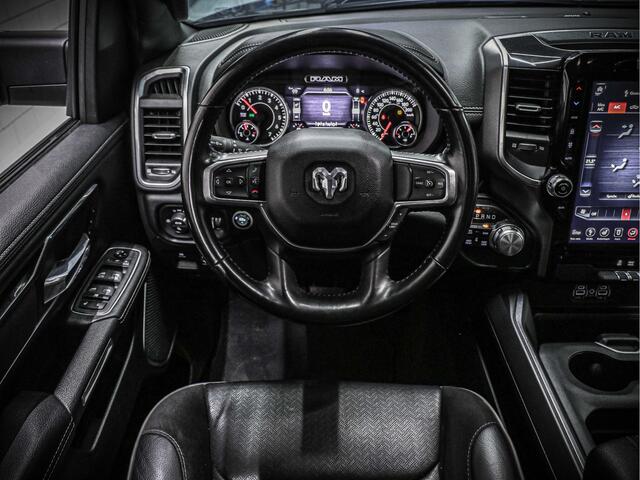 Dodge 1500 Ram Laramie | 5.7L HEMI V8 4x4 Crew Cab