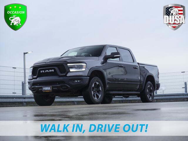 Dodge 1500 RAM Rebel | 5.7 V8 | 4x4 | Crew Cab Panoramadak | Niveau regeling / luchtvering | Deksel Nieuw binnen!