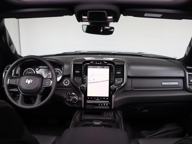 Dodge 1500 Ram 5.7 V8 4x4 Crew Cab | LPG | Groot Navi | Groot Pano | Trekhaak