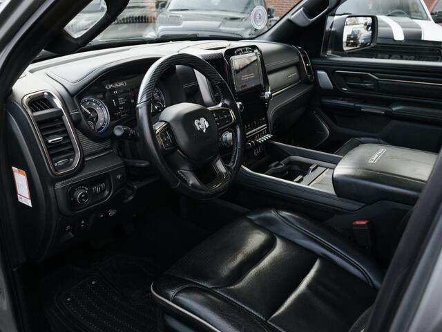 Dodge 1500 Ram Limited Black Edition | 5.7L HEMI V8 4x4 Crew Cab