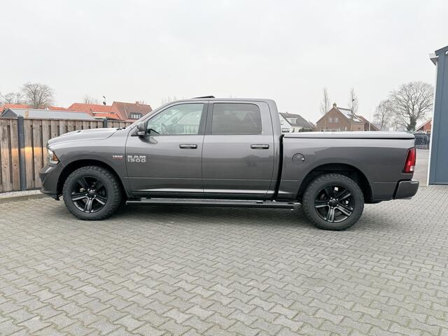 Dodge 1500 RAM 5.7 HEMI V8 4x4 CC SPORT PANO 2018