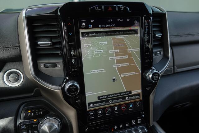 Dodge 1500 Ram 5.7 V8 401Pk 4x4 Crew Cab | Laramie | 360° Camera | Panoramadak | Treeplanken | Trekhaak | 22'' | Ivory White