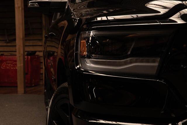 Dodge 1500 Ram 5.7 V8 4x4 Crew Cab Laramie | flitsers | luchtvering | pano |