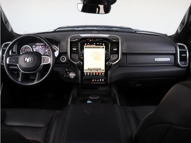 Dodge 1500 Ram 5.7 V8 4x4 Crew Cab Laramie Night | Luchtvering | Elektrische side steps |