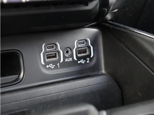 Dodge 1500 Ram 5.7 V8 4x4 Crew Cab Laramie Night | Luchtvering | Elektrische side steps |