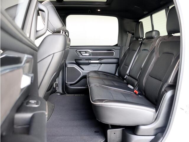 Dodge 1500 Ram 5.7 V8 4x4 Crew Cab Laramie Night | Luchtvering | Elektrische side steps |