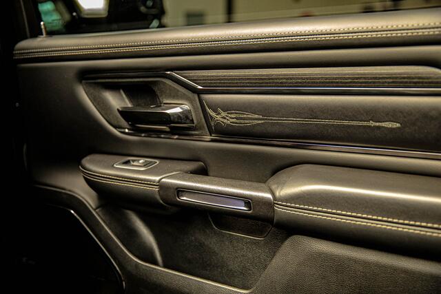 Dodge 1500 Ram 5.7 V8 4x4 Crew Cab Limited | LPG | Lucht vering | Stoel verwarming/verkoeling | Pano |