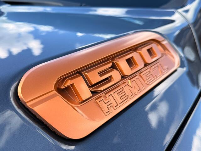 Dodge 1500 Ram 5.7 HEMI V8 4x4 Crew Cab Big Horn CUSTOM COPPER WIDEBODY | 4-PLAY WHEELS 22" | PANO | ALPINE | CUSTOM LEATHER