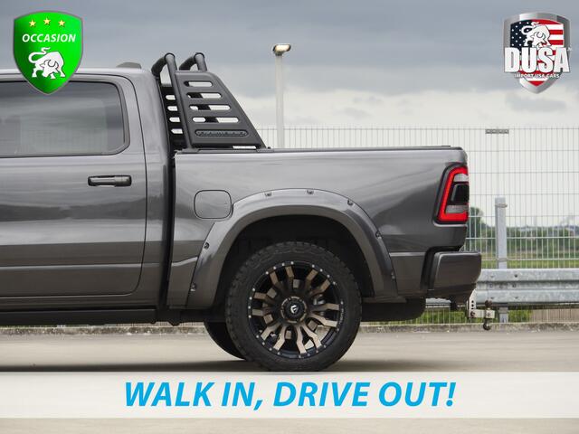 Dodge 1500 Ram 5.7 V8 4x4 Crew Cab Limited Split Tailgate | RAMBAR | Back Flip | Fenders | 22 inch Fuel offroads Nieuw binnen!