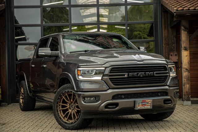 Dodge 1500 Ram 5.7 V8 4x4 Crew Cab 5'7 Laramie Level 2 | luchtvering | panoramadak |