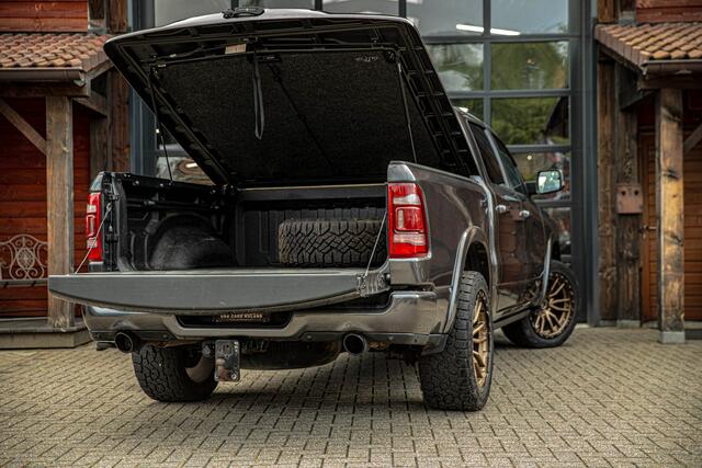 Dodge 1500 Ram 5.7 V8 4x4 Crew Cab 5'7 Laramie Level 2 | luchtvering | panoramadak |