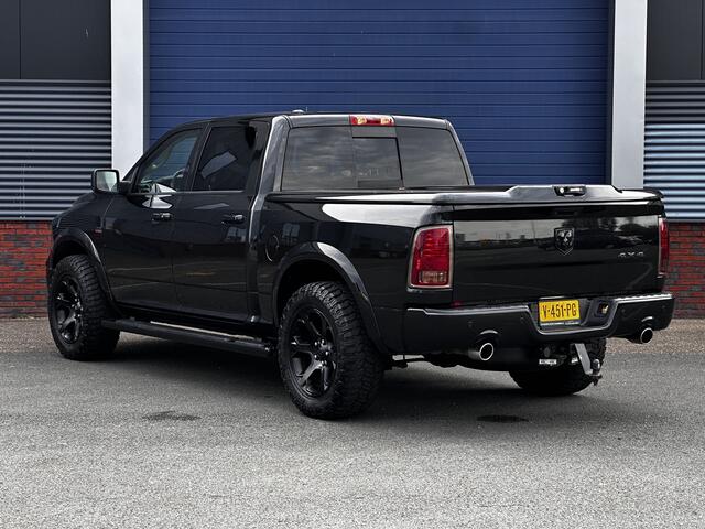 Dodge 1500 Ram 5.7 V8 4x4 Crew Cab 5'7 Laramie/ 3500KG Trekgewicht/ 402PK!/ Trekhaak/ Schuif-Kantel Dak/ Automaat/ Side-Steps/ Xenon/ Alpine-Audio/ LEDER/ Stoelverw+Verkoeling/ Stuurverw./ 20''LMV/ Camera/ Luchtvering/ Keyless/ Elek.Stoel.