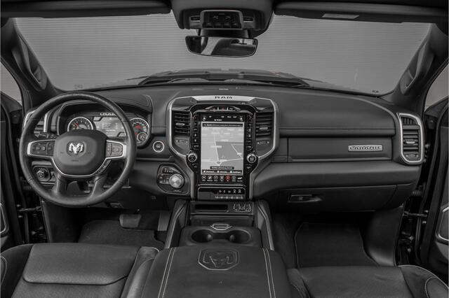 Dodge 1500 Ram 5.7 V8 4x4 Crew Cab Laramie Pano ACC Luchtvering NL Auto
