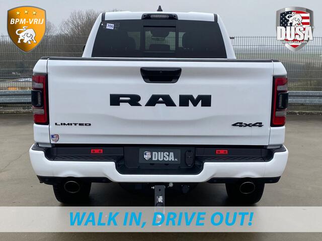 Dodge 1500 Ram | Limited | 5.7L HEMI | 4X4 Night Edition | Panoramadak | Luchtvering | BPM VRIJ Getoonde accessoires zijn verkrijgbaar tegen meerprijs
