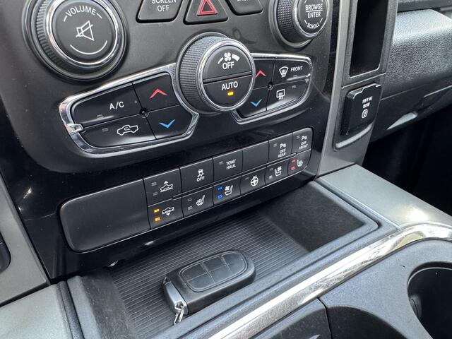 Dodge 1500 Ram 5.7 V8 Quad Cab 6'4 CAMERA-LUCHT