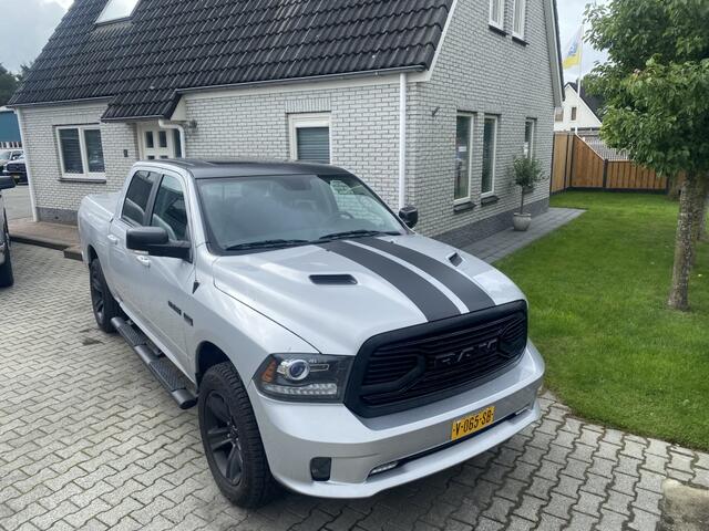 Dodge RAM PICKUP 5.7 V8 4x4 SPORT Inruil mogelijk.