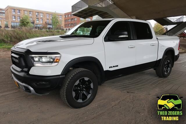 Dodge RAM PICKUP 5.7 V8 Hemi LPG3 4x4 CC Rebel