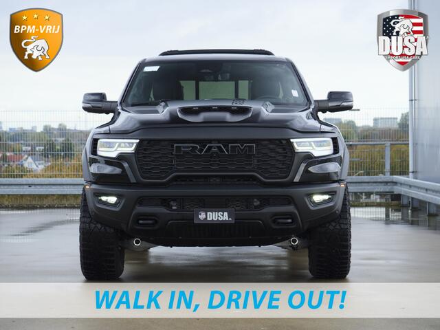 Dodge RAM PICKUP | RHO | 3.0L Twin-Turbo I6 | 4x4 | Crew Cab | Black Edition | Panoramadak | 14,4-inch Touchscreen | Passenger Display | Getoonde accessoires zijn verkrijgbaar tegen meerprijs