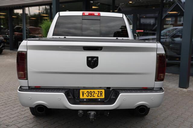 Dodge RAM PICKUP 5.7 V8 4X4 CREW CAB LARAMIE A/T VAN