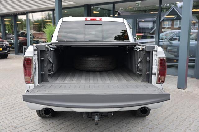 Dodge RAM PICKUP 5.7 V8 4X4 CREW CAB LARAMIE A/T VAN