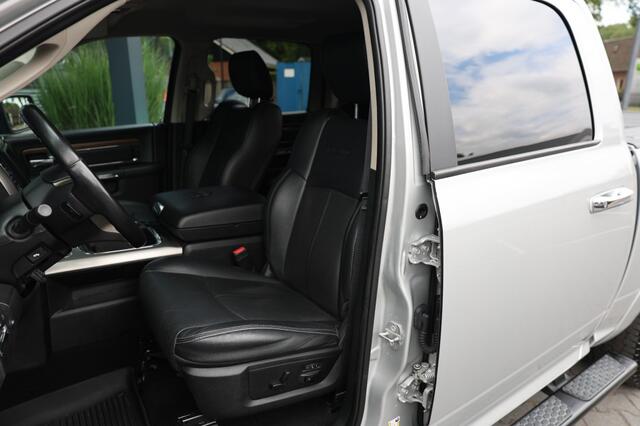 Dodge RAM PICKUP 5.7 V8 4X4 CREW CAB LARAMIE A/T VAN