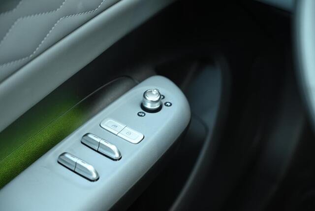 Dongfeng Box Launch Edition | 360° Camera | Adaptieve Cruise Control | Elektrisch Verstelbare Bestuurdersstoel + Geheugen | Stoelverwarming Bestuurder | Stoelventilatie Bestuurder | Apple Carplay | Android Auto | Sfeerverlichting | Elektrisch Inklapbare Buitenspiegels