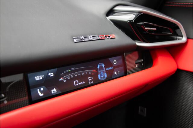 Ferrari 296 GTB 3.0 V6 Rosso Corsa | Lift | JBL | Ceramic | Passenger Display | Head Up | Carbon | Dealer | Apple Carplay | Camera | 830PK | Onderhoudscontract Ferrari 2029 | PPF Neus | Scuderia Ferrari Shields |