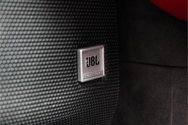 Ferrari 296 GTB 3.0 V6 Rosso Corsa | Lift | JBL | Ceramic | Passenger Display | Head Up | Carbon | Dealer | Apple Carplay | Camera | 830PK | Onderhoudscontract Ferrari 2029 | PPF Neus | Scuderia Ferrari Shields |