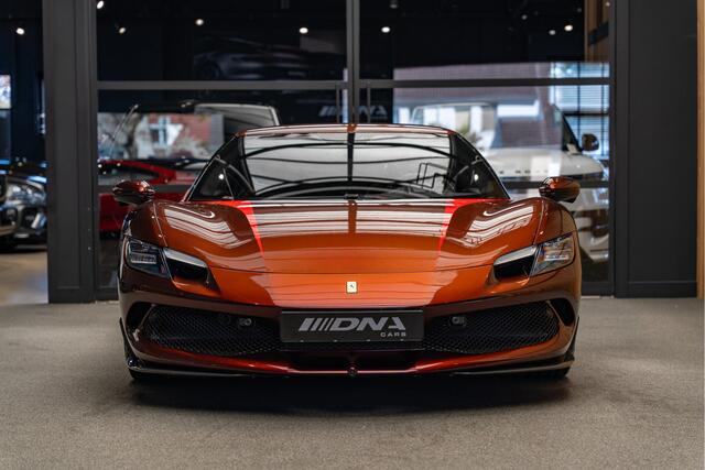 Ferrari 296 GTB TAILOR MADE CAVALCADE EDITION 3.0 V6 Painted Stripes Carbon Lift