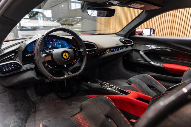 Ferrari 296 GTB TAILOR MADE CAVALCADE EDITION 3.0 V6 Painted Stripes Carbon Lift