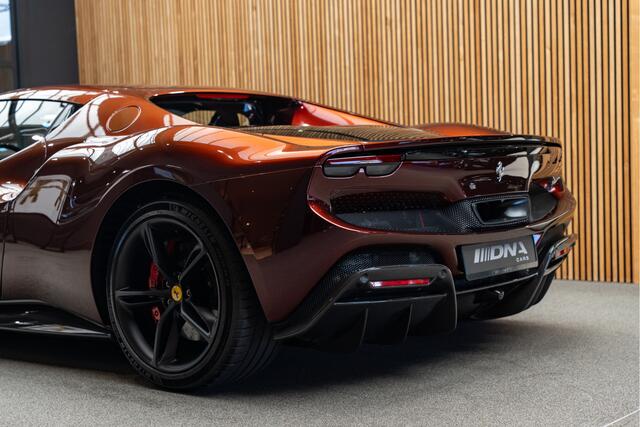 Ferrari 296 GTB TAILOR MADE CAVALCADE EDITION 3.0 V6 Painted Stripes Carbon Lift