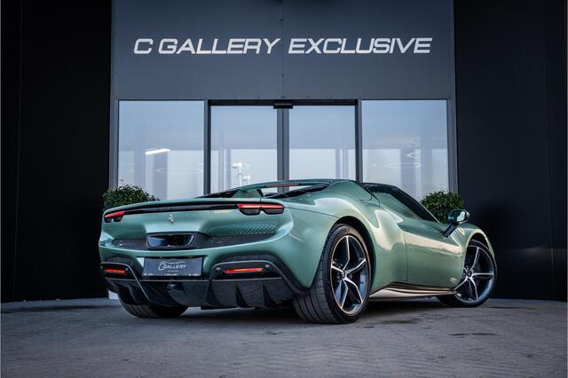 Ferrari 296 GTS 3.0 V6 - Verde Francesca | Spyder l 830PK! l Race Display l Racing Seats | Carbon