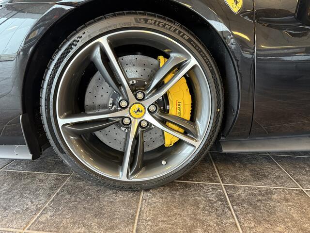 Ferrari 296 GTS 3.0 V6 830pk ** Kroymans ** Daytona Seats ** Lift ** HUD ** Pass Display ** Carbon Btw