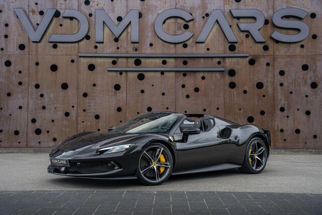 Ferrari 296 GTS 3.0 V6 | Akrapovic | Carbon Stoelen | CarPlay | AFS | Lift | Connect | Carbon | Orig. NL |